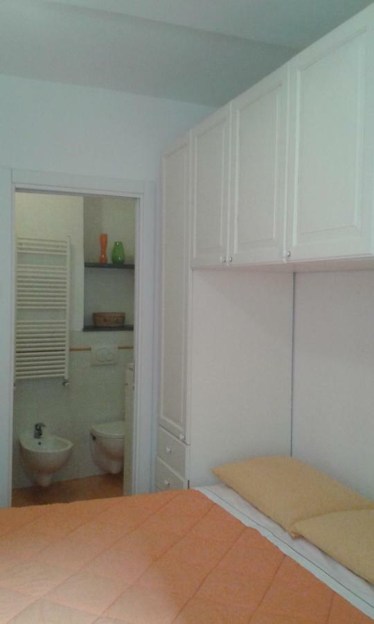 Solemagia In Via Roma Hotel เวอนาซซา ภายนอก รูปภาพ